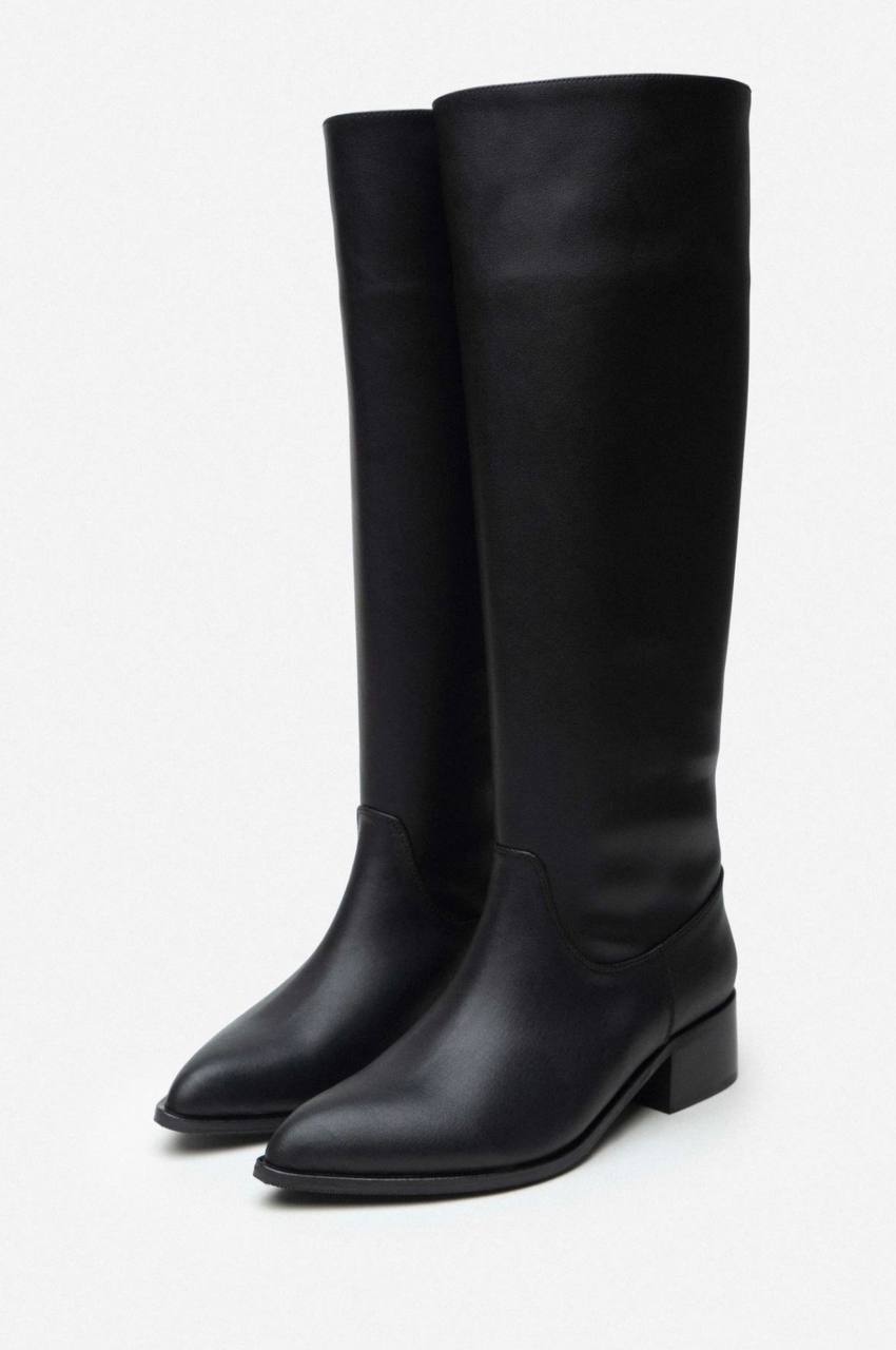 Bottes à talons - Noire mate à bout pointu.