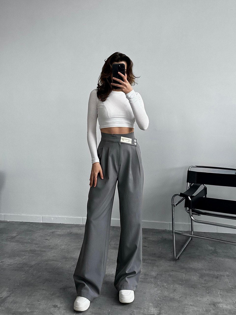 Pantalon Palazzo Gris graphite à Détails Boutonnés