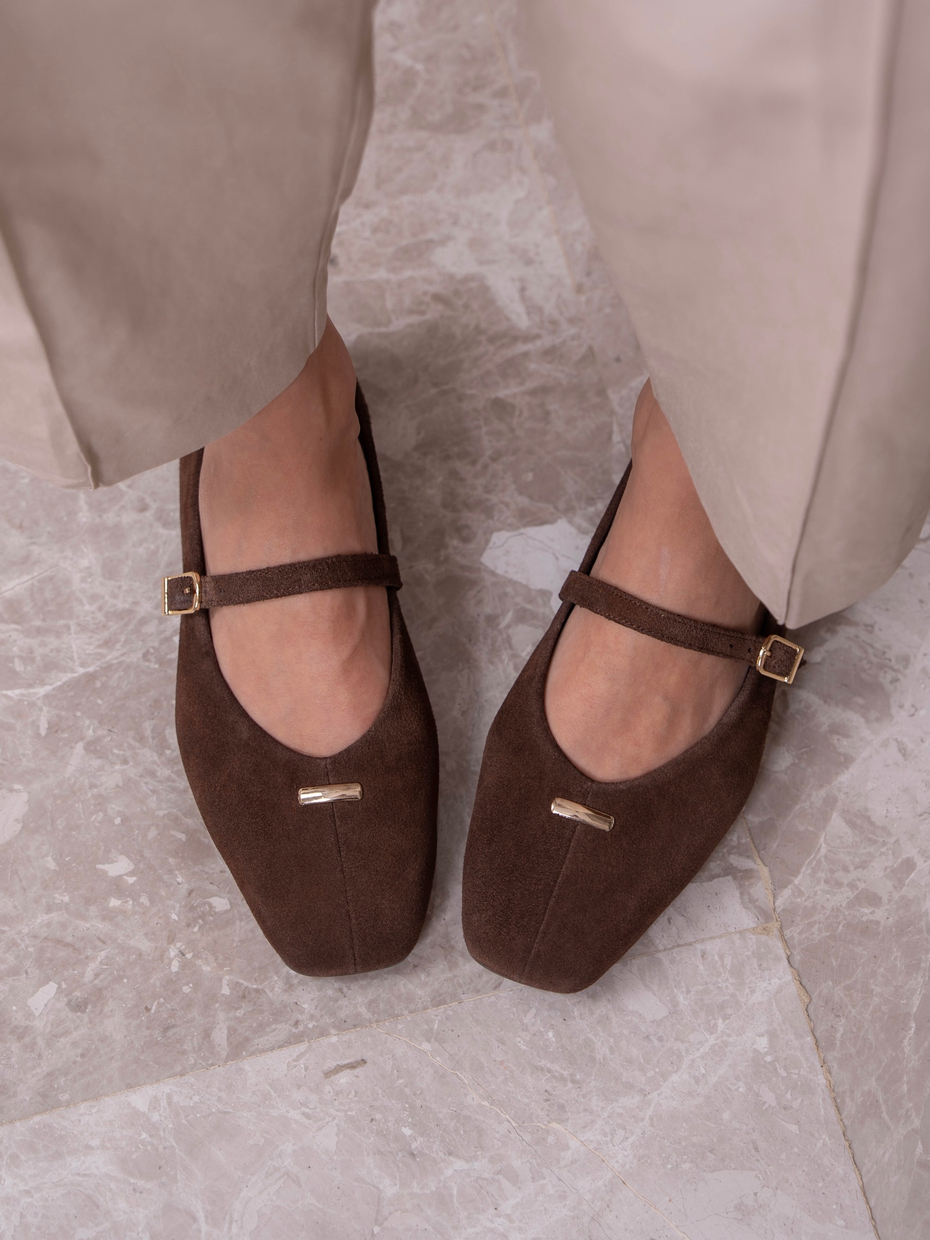 Ballerines femme en cuir brun patiné look chic et intemporel