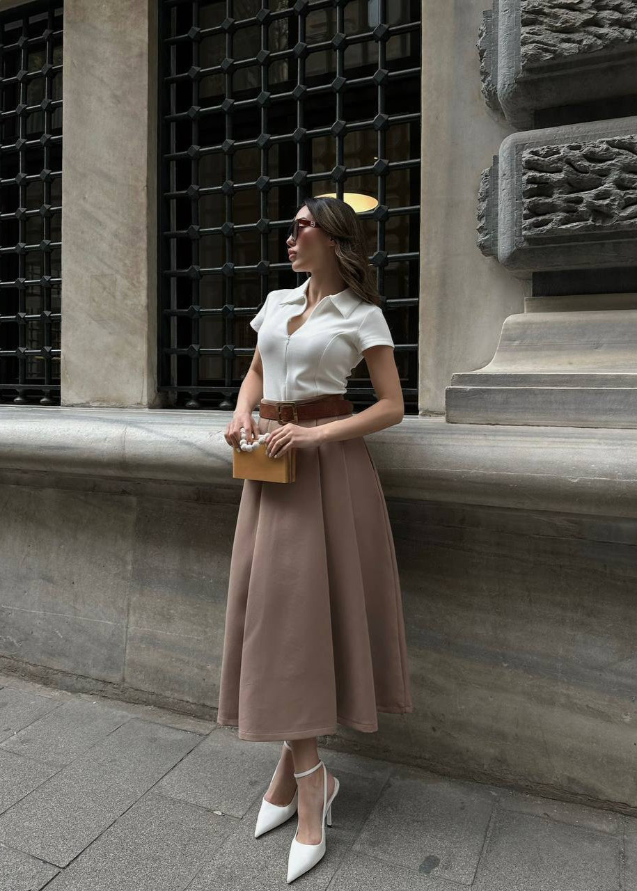 Jupe longue femme, jupe plissée élégante, jupe avec ceinture chic, jupe taille haute tendance, mode féminine moderne, jupe beige sophistiquée, jupe pour bureau et sorties