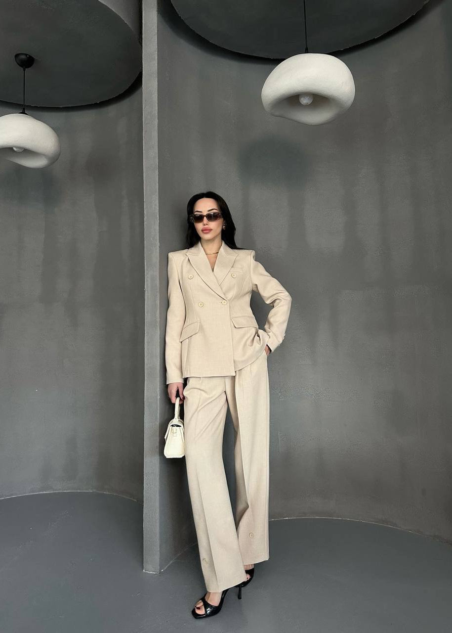 Tailleur Femme Beige Élégant Deux Pièces