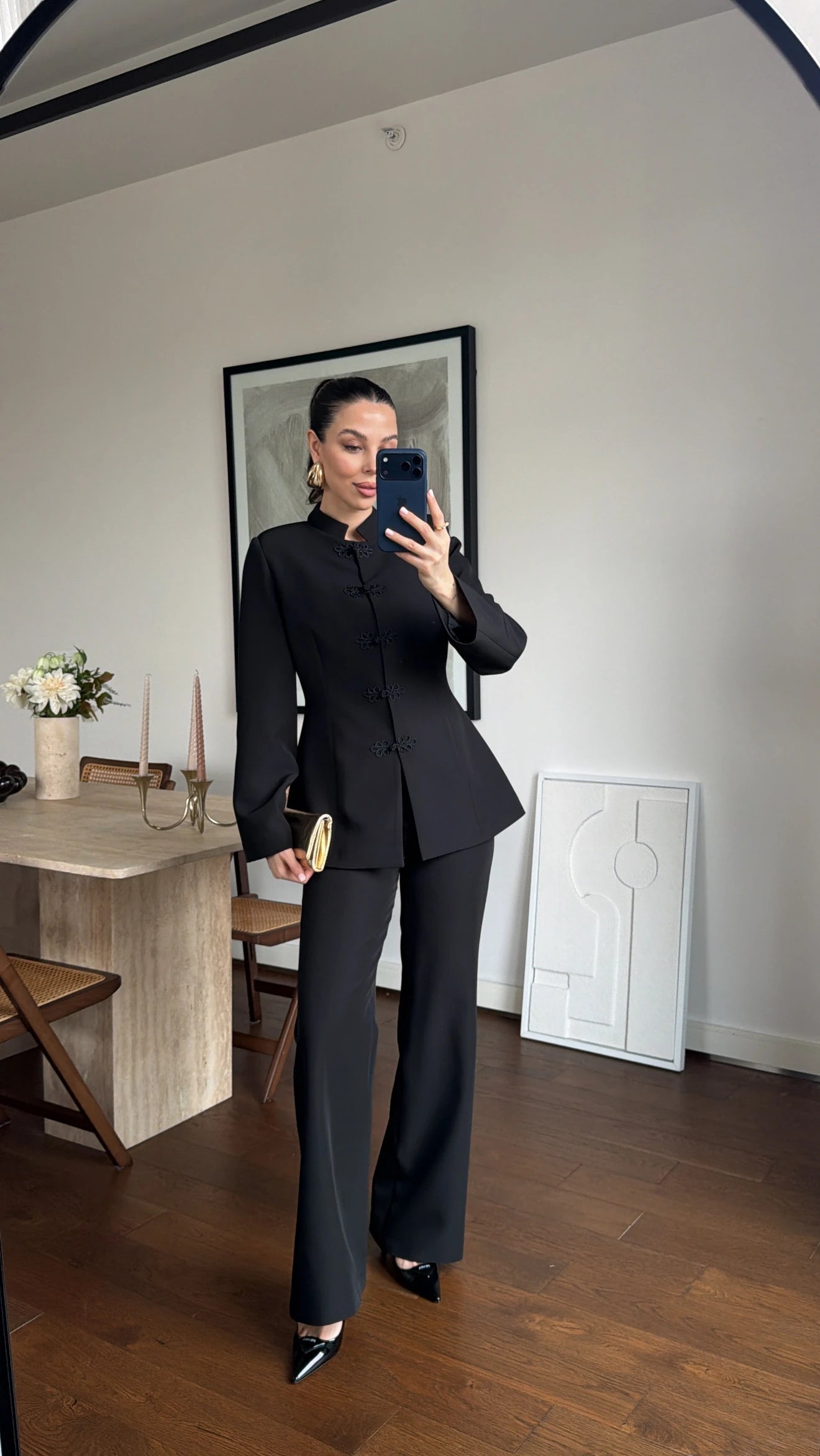 Ensemble Impérial Noir femme, tailleur veste cintrée col montant avec détails couture orientaux et pantalon fluide