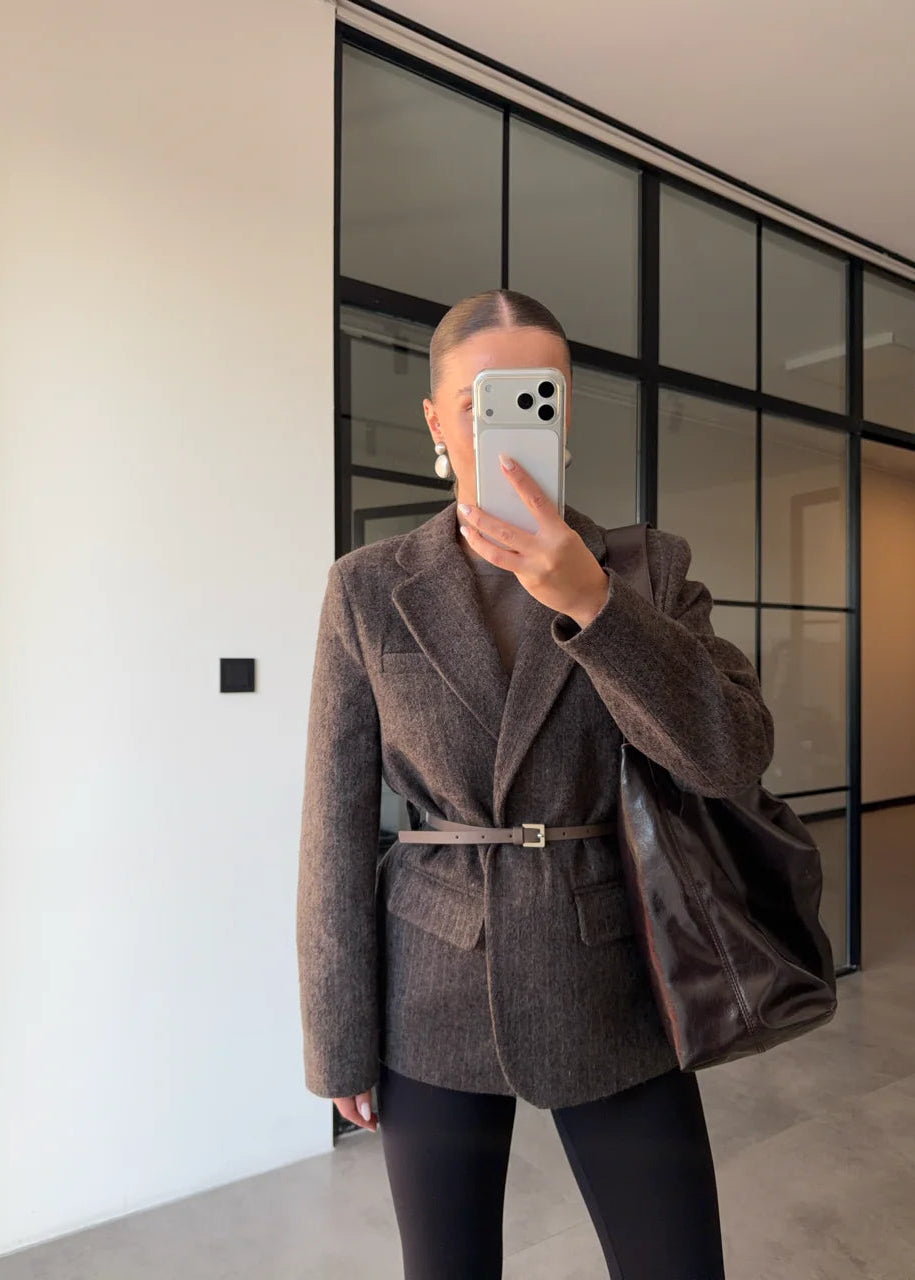 Veste ceinturée à fines rayures - Marron