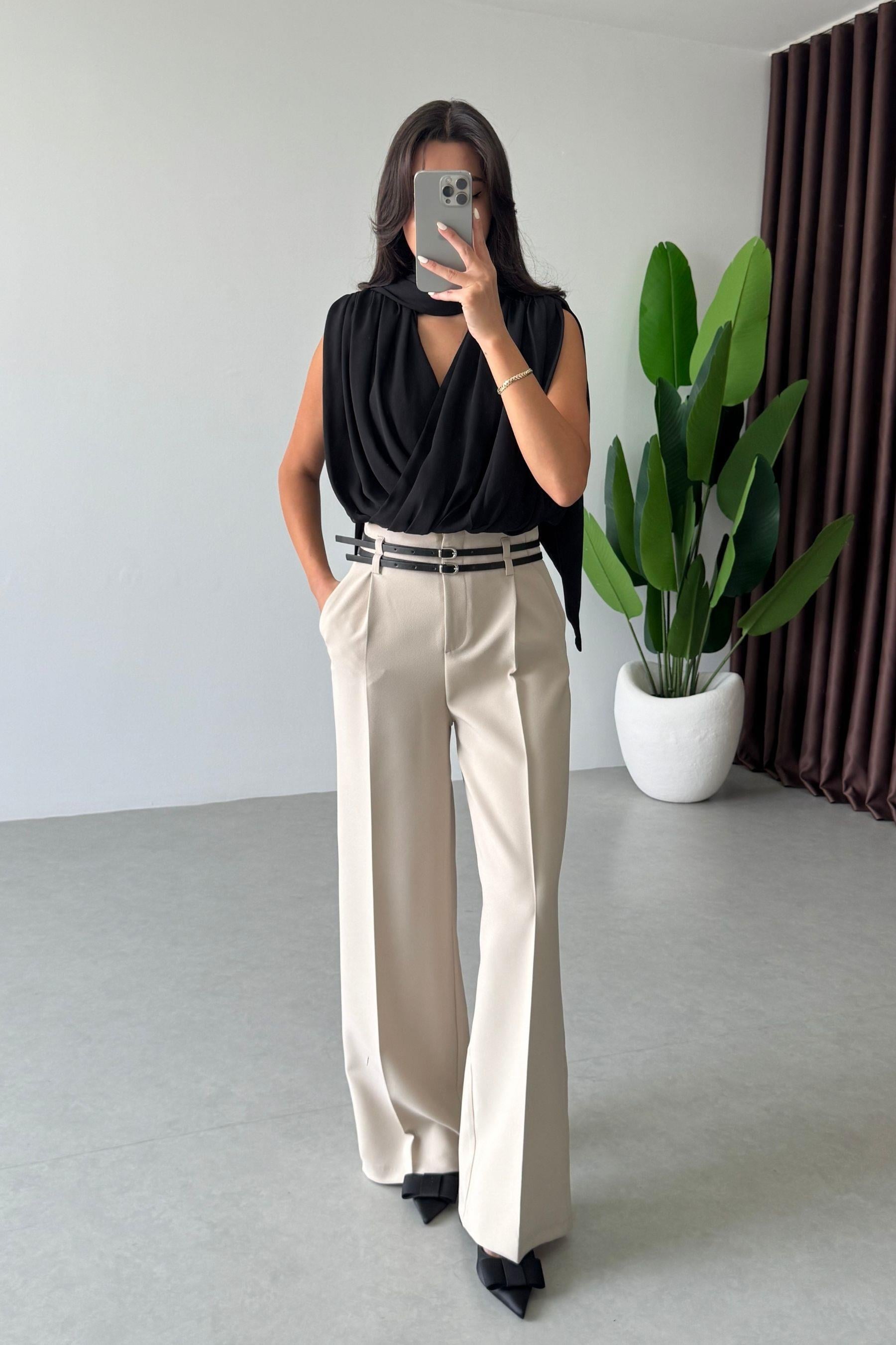 Palazzo Lumière Sable femme, sable clair, taille haute structurée, double ceinture fine, coupe fluide, tailoring