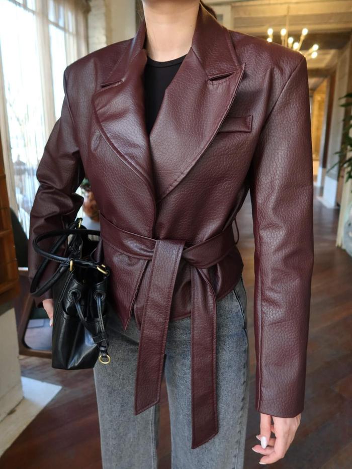 Jacket ceinturé en similicuir - Bordeaux