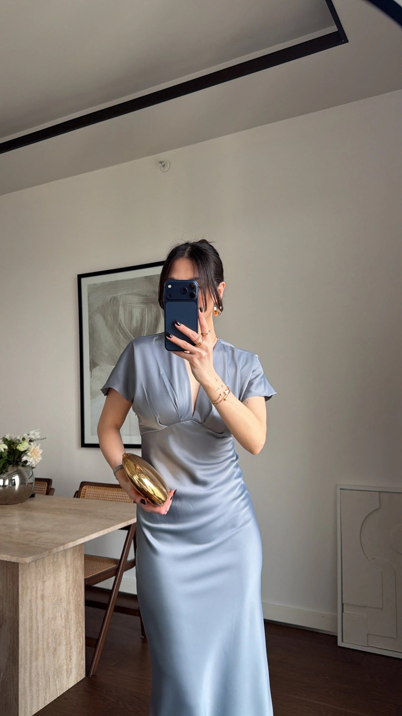 robe-veloura-silver-blue-femme-satinee-fluide-sophistiquee