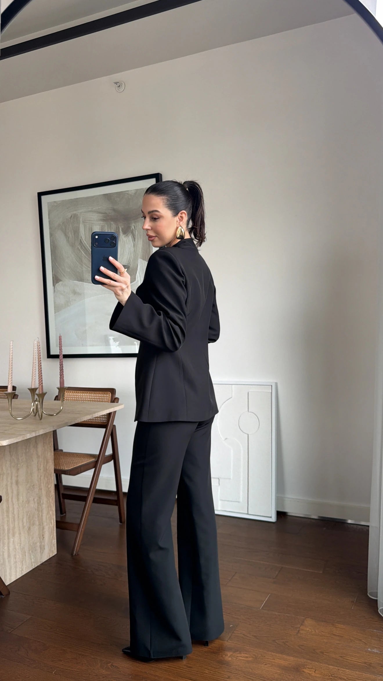 Ensemble Impérial Noir femme, tailleur veste cintrée col montant avec détails couture orientaux et pantalon fluide