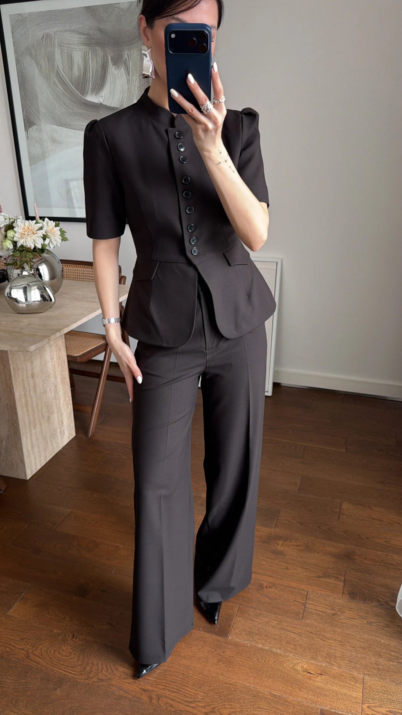 Ensemble Noir Héritage femme, tailleur veste structurée col montant avec détails couture et pantalon droit