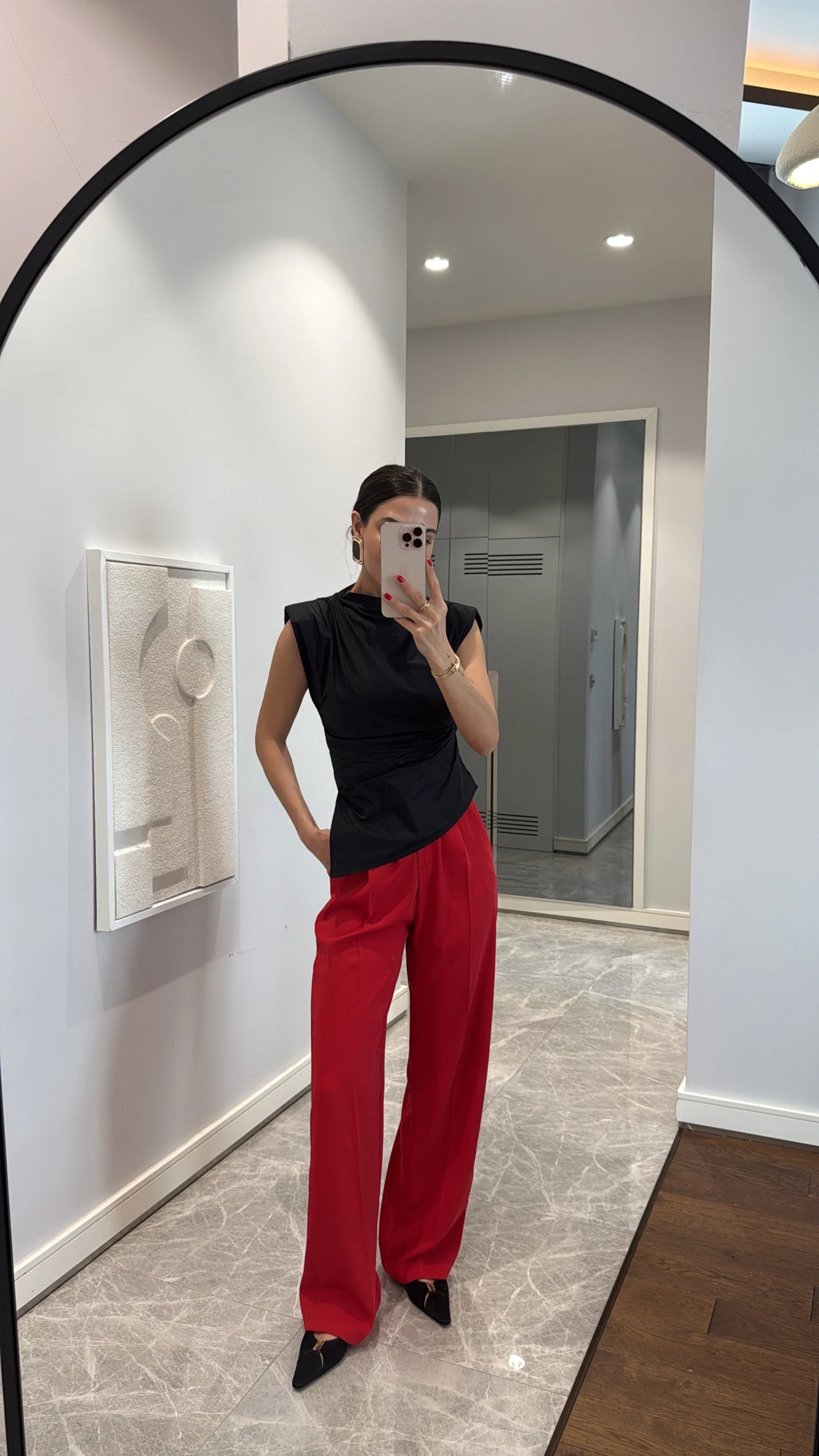 Pantalon Rouge Fluide à bouton doré