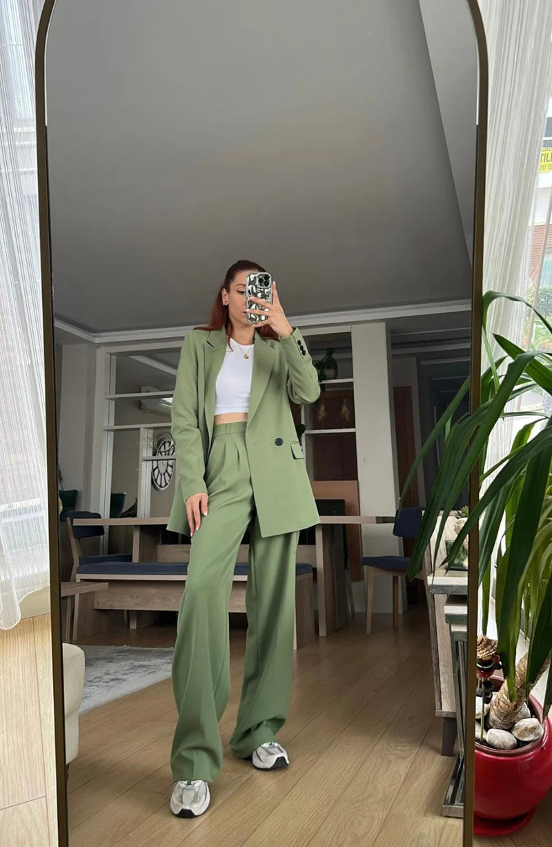 Ensemble tailleur vert olive