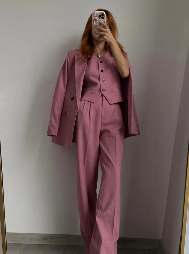 Ensemble tailleur rayé rose clair 3 pièces