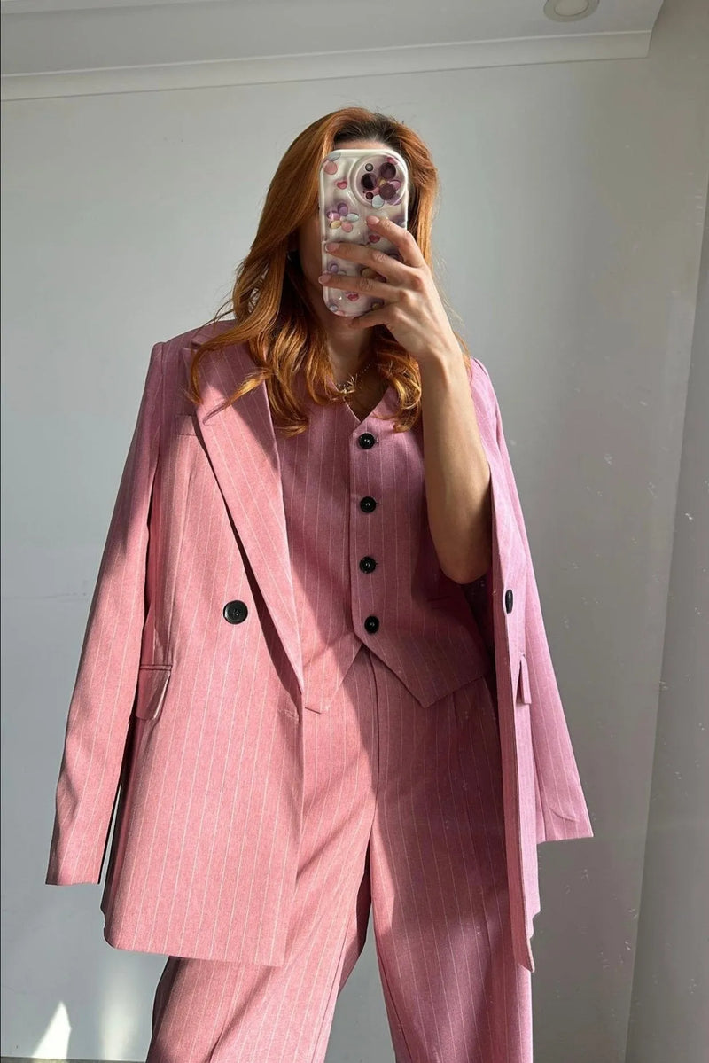 Ensemble tailleur rayé rose clair 3 pièces