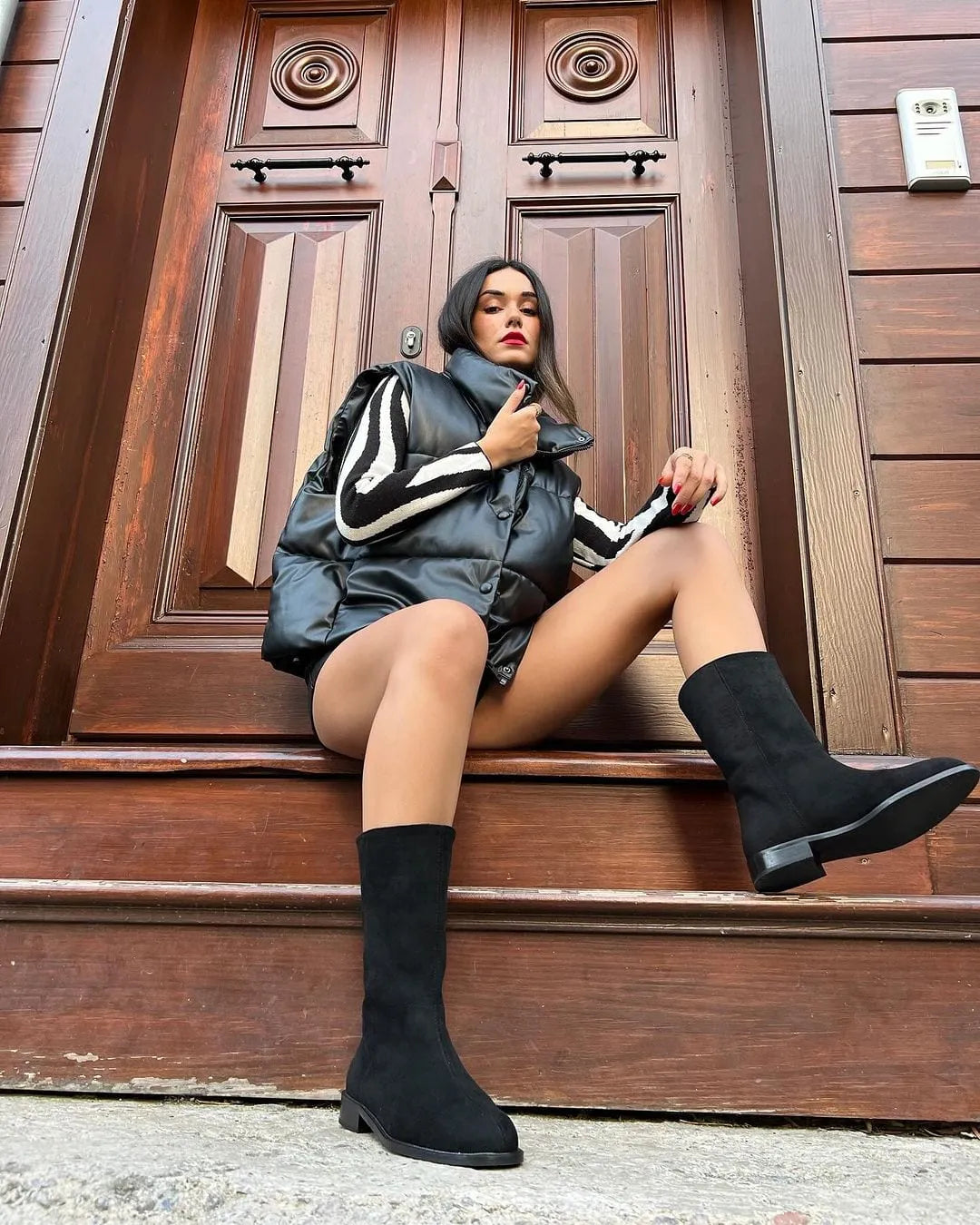 Bottes en suédine noir à semelle plate