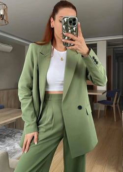 Ensemble tailleur vert olive