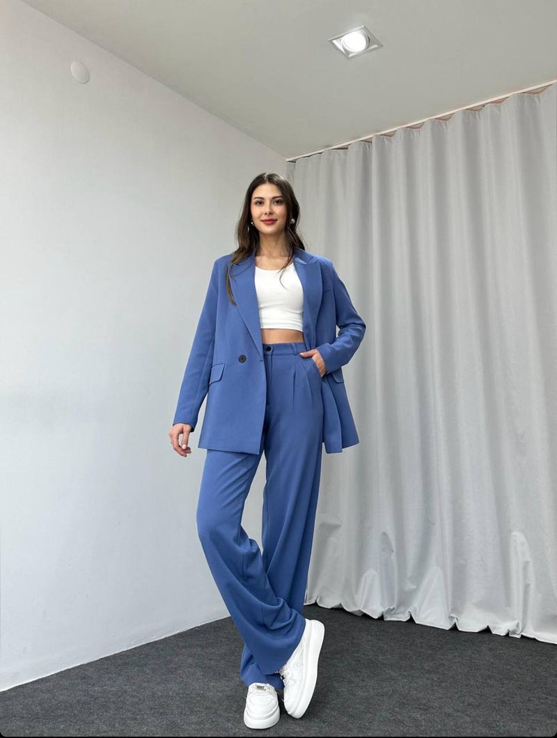 Ensemble tailleur bleu barbeau