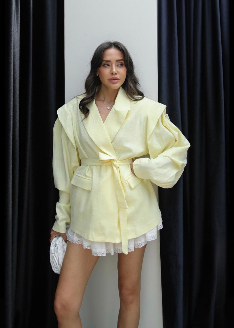 Blazer Ceinturé à Épaules Structurées Jaune