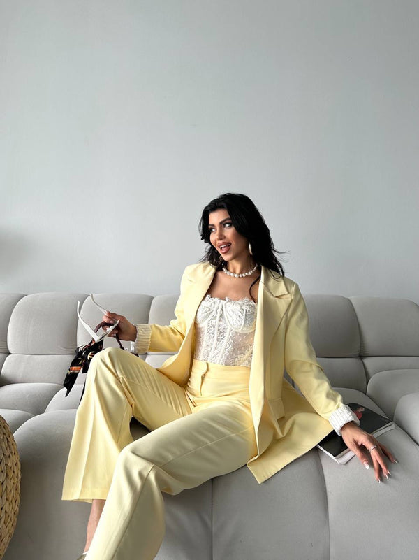Ensemble Tailleur Jaune clair – Blazer Doublé & Pantalon Palazzo