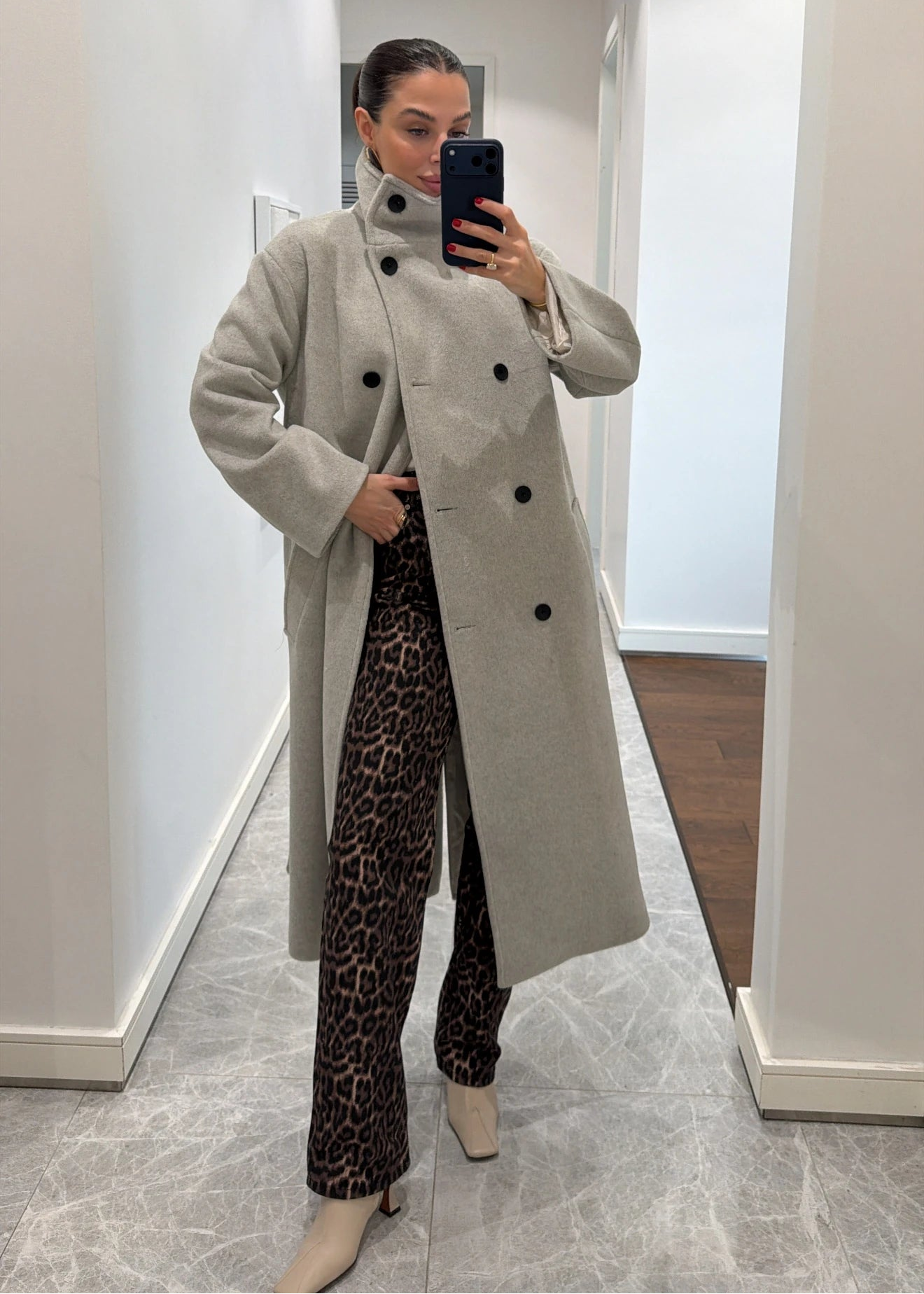 Manteau Long Ceinturé à Col Montant - Gris Clair