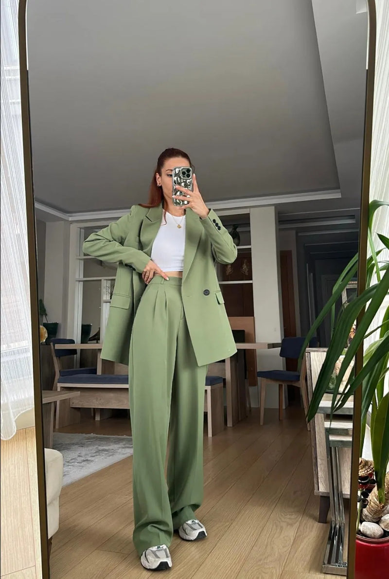 Ensemble tailleur vert olive