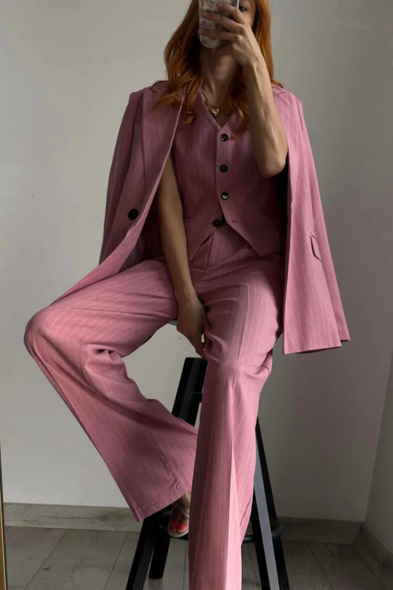 Ensemble tailleur rayé rose clair 3 pièces