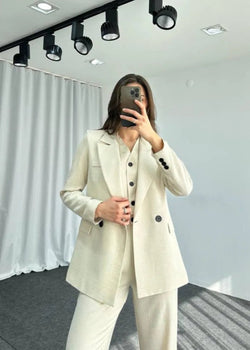 Ensemble Tailleur blanc cassé en lin / veste et pantalon