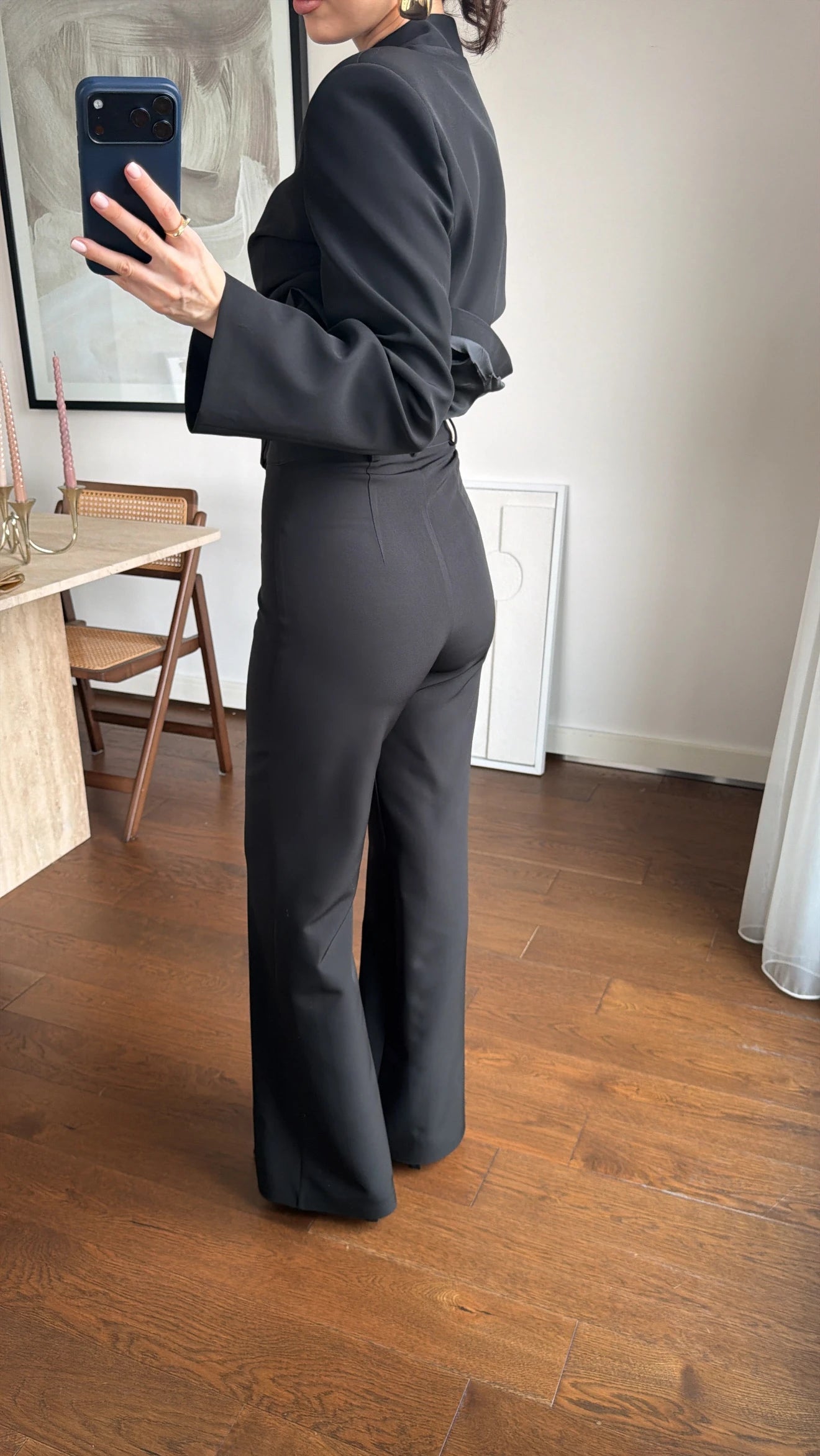 Ensemble Impérial Noir femme, tailleur veste cintrée col montant avec détails couture orientaux et pantalon fluide