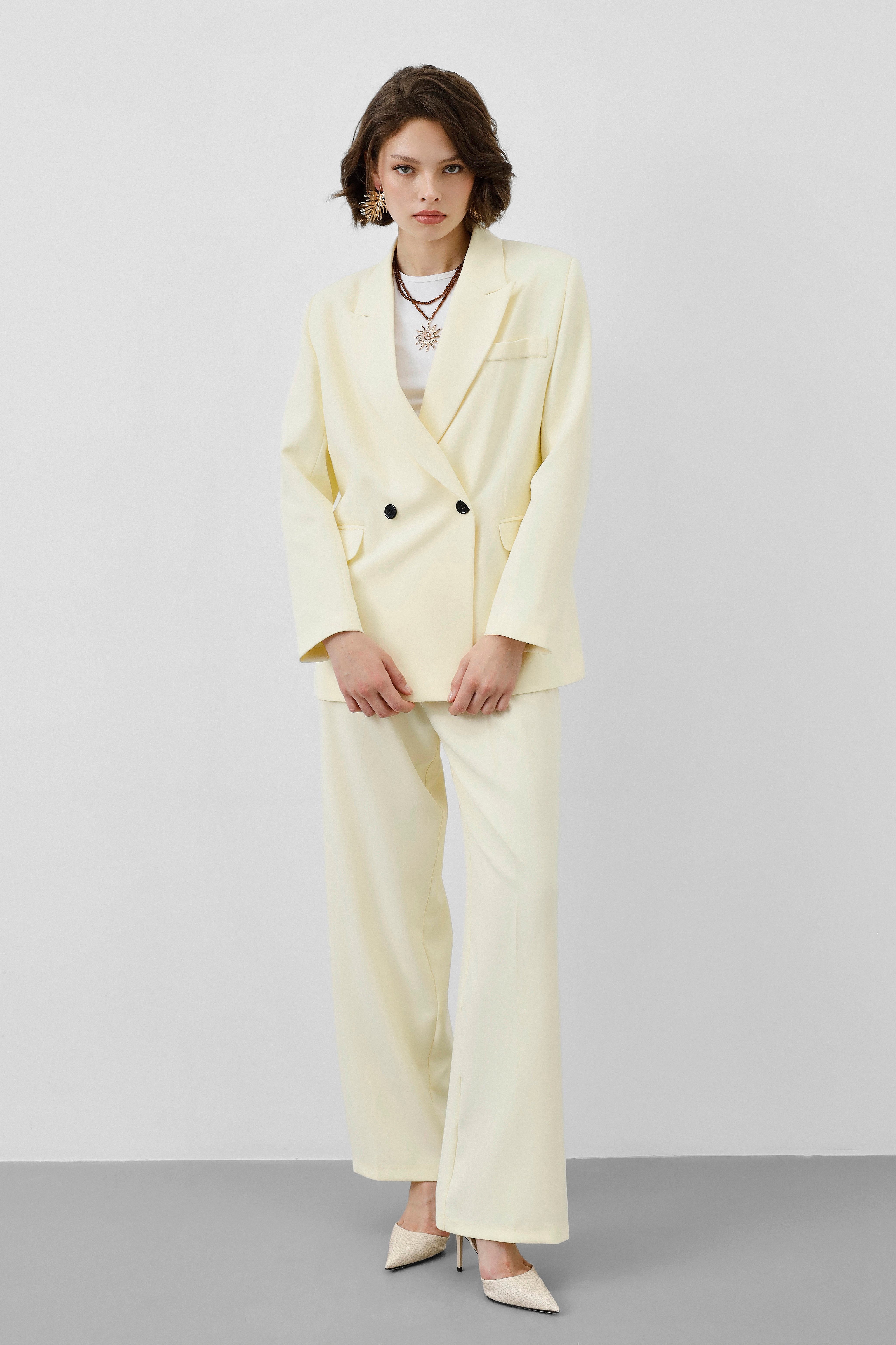 Ensemble Stockholm Lumière d’Ivoire femme, blazer croisé, pantalon fluide, ivoire lumineux, structuré, élégant