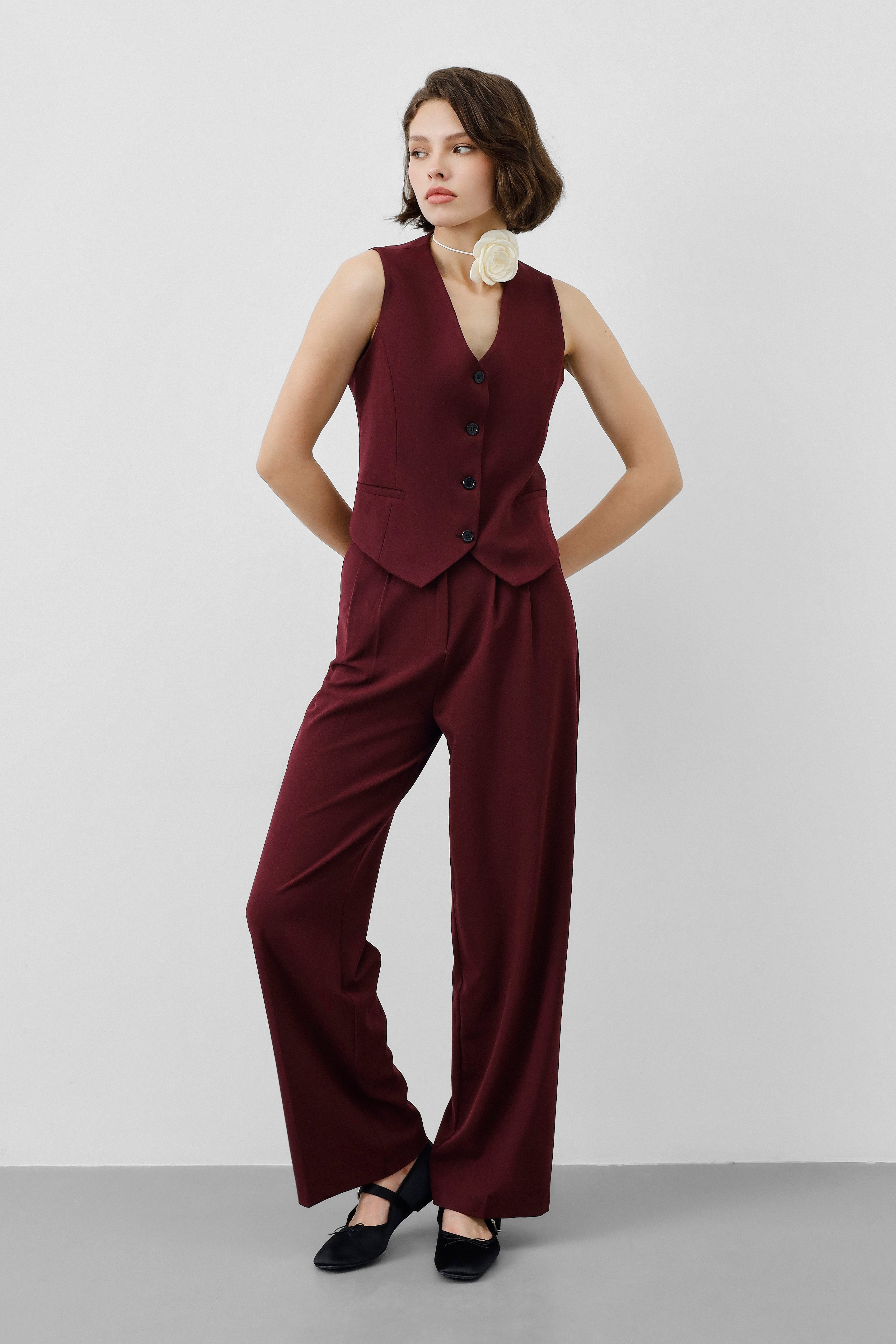 Ensemble Stockholm c Impérial femme, 3 pièces, blazer croisé, gilet cintré, pantalon fluide, bordeaux profond, structuré, élégant