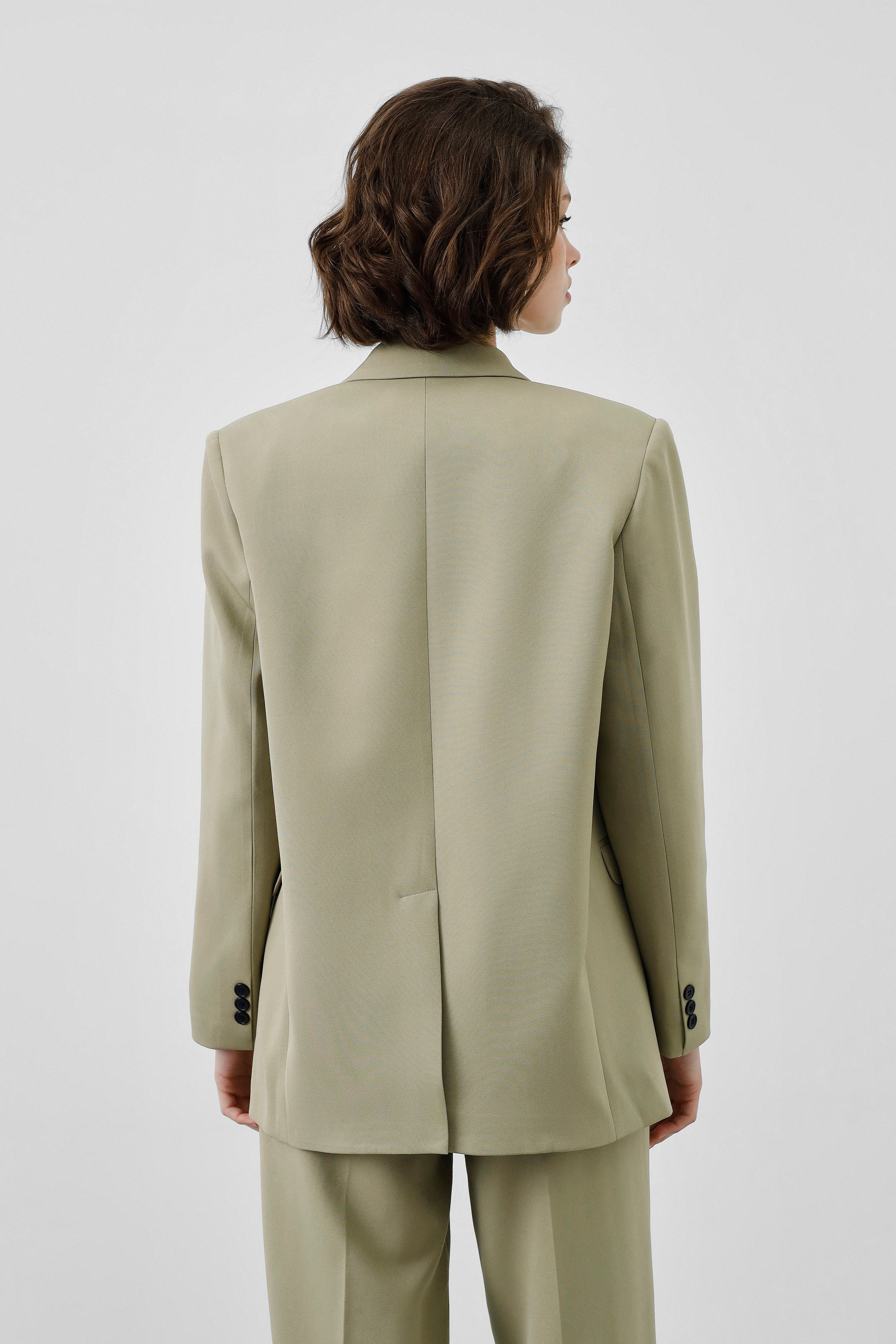 Ensemble Stockholm Sauge Impériale femme, blazer croisé, pantalon taille haute, vert sauge, structuré, élégant
