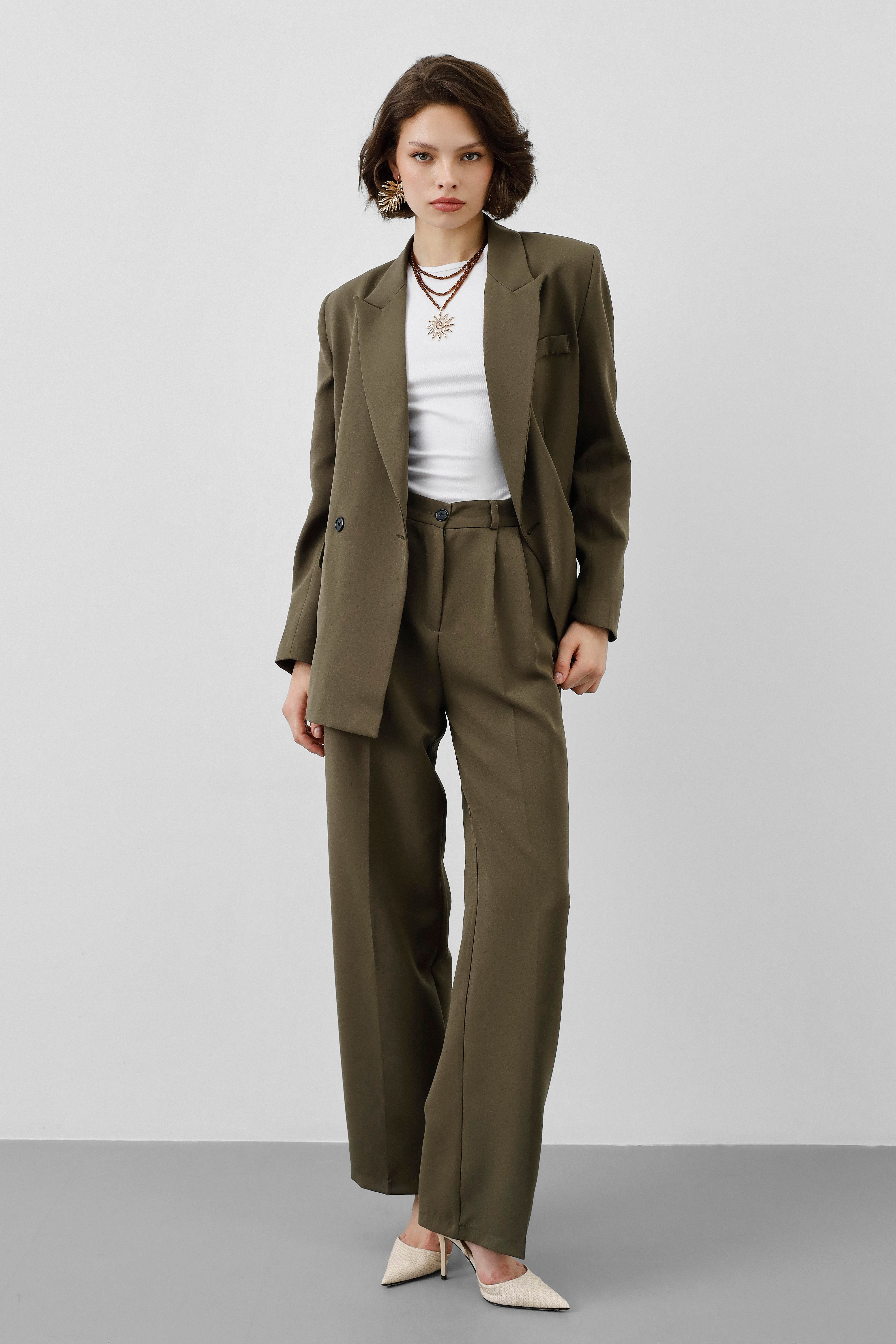 Ensemble Stockholm Héritage Olive femme, blazer croisé, pantalon fluide, vert olive, structuré, élégant