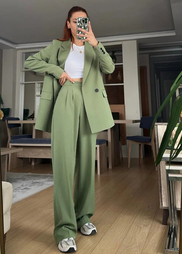 Ensemble tailleur vert pastel