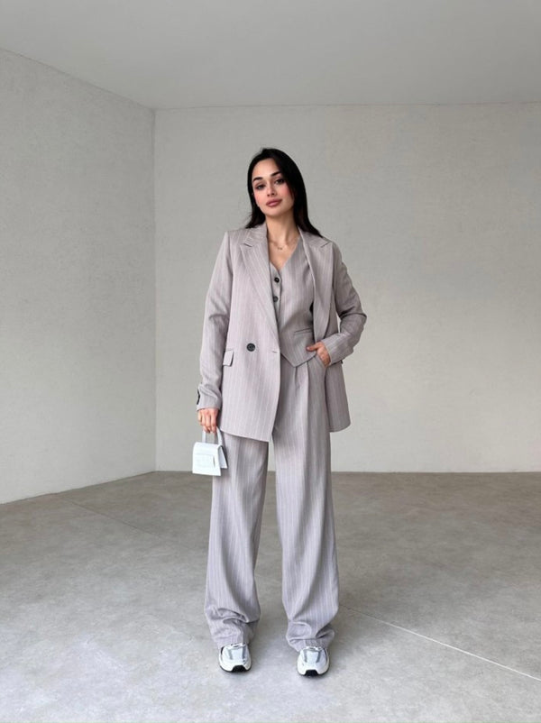 Ensemble tailleur gris rayé / veste et pantalon