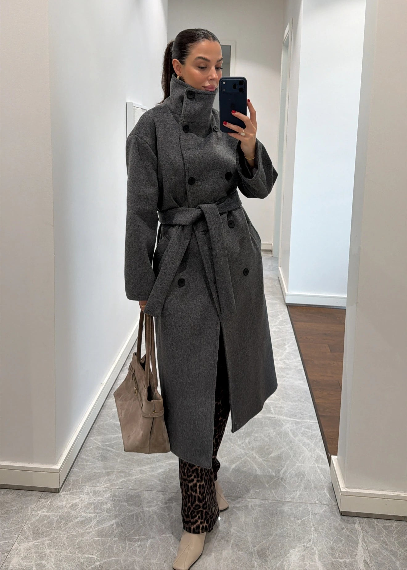 Manteau Long Ceinturé à Col Montant - Gris foncé