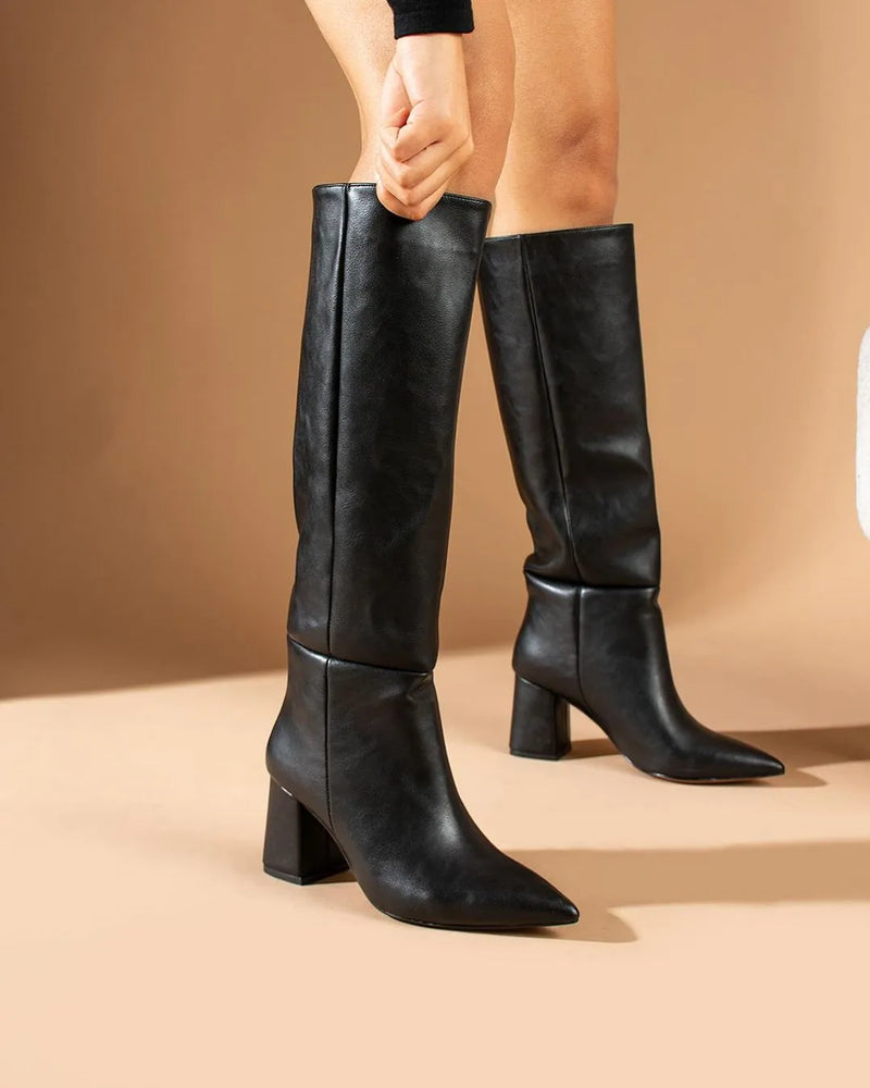 Bottes haute noir au genou avec talons