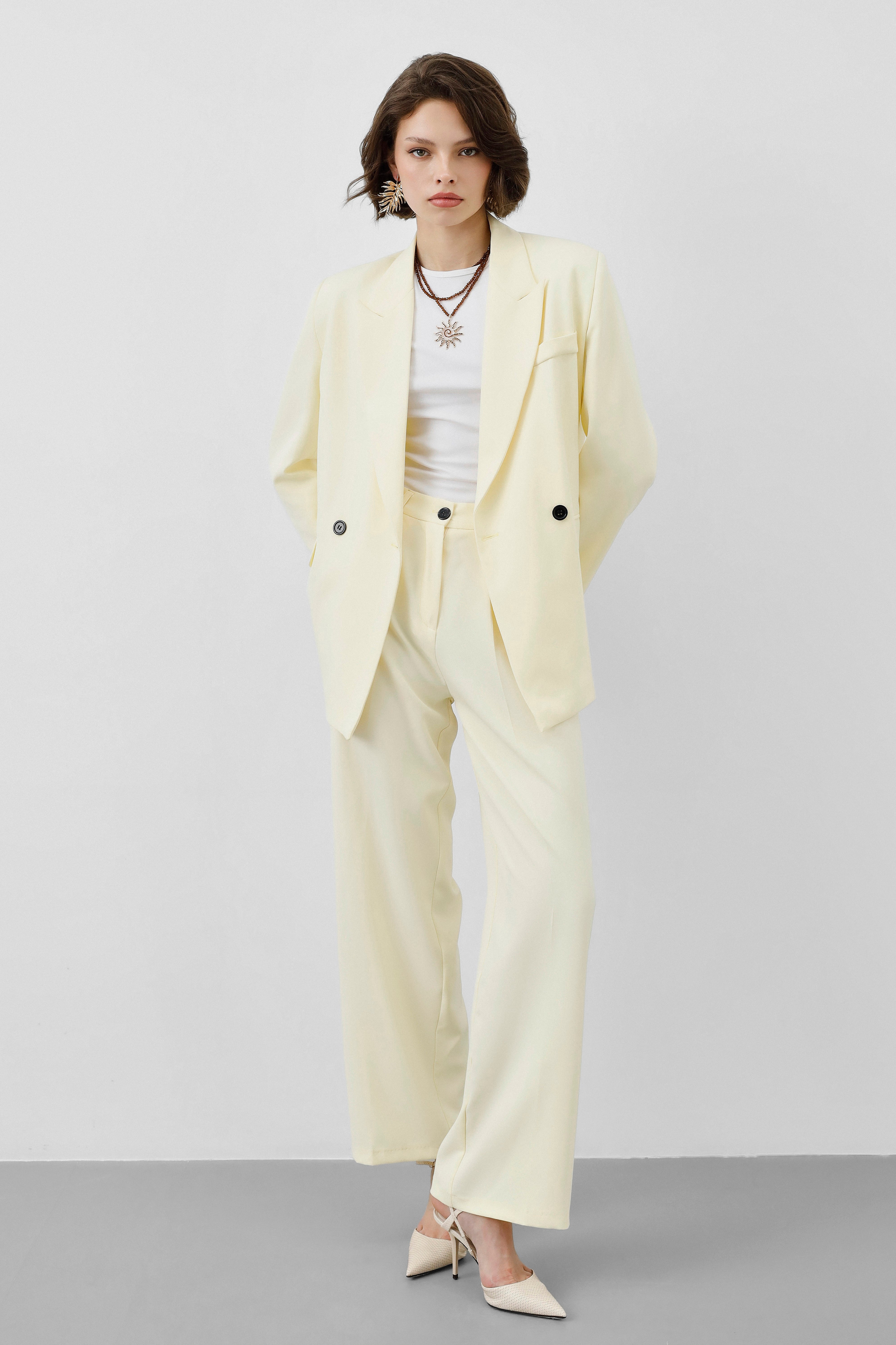 Ensemble Stockholm Lumière d’Ivoire femme, blazer croisé, pantalon fluide, ivoire lumineux, structuré, élégant