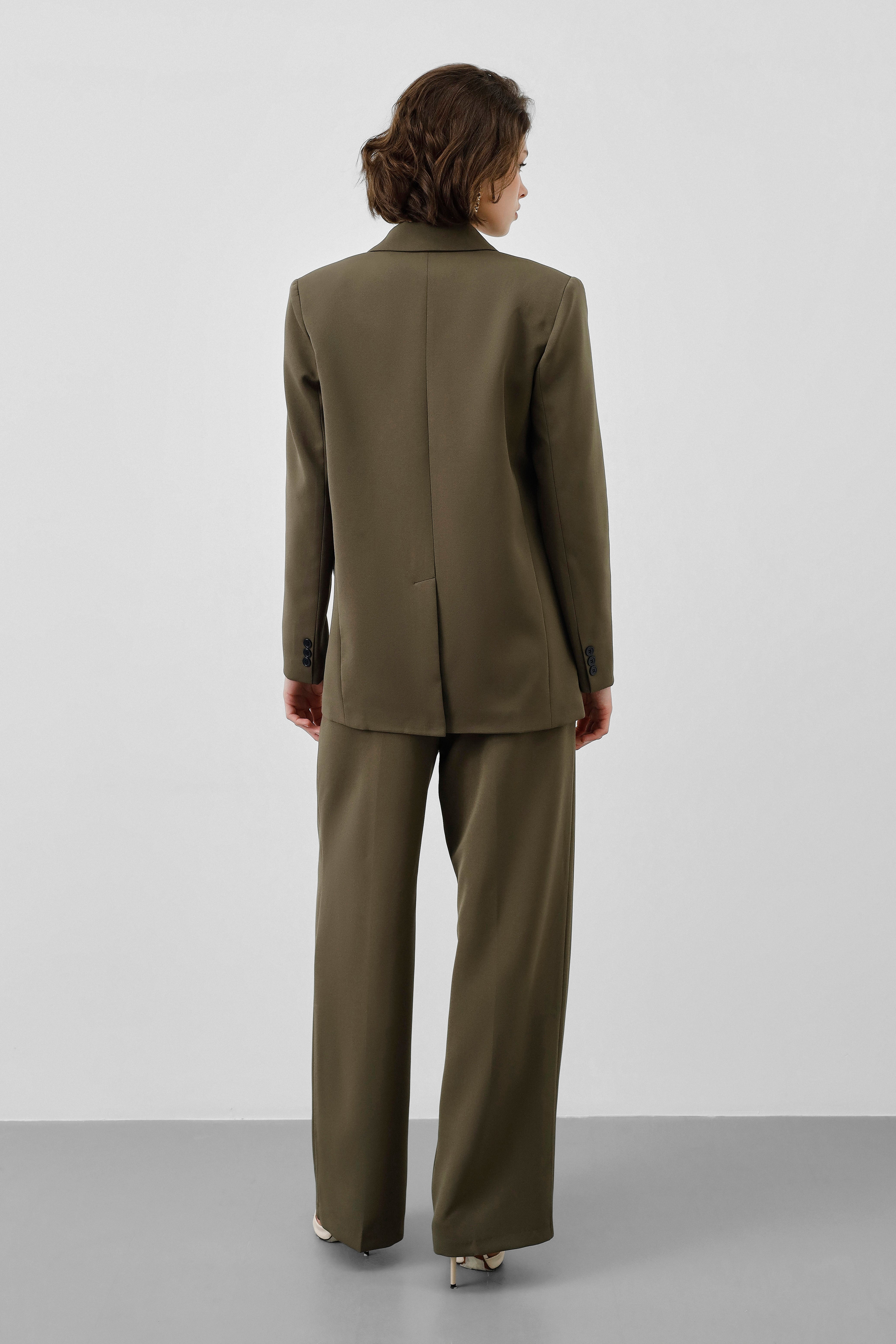 Ensemble Stockholm Héritage Olive femme, blazer croisé, pantalon fluide, vert olive, structuré, élégant