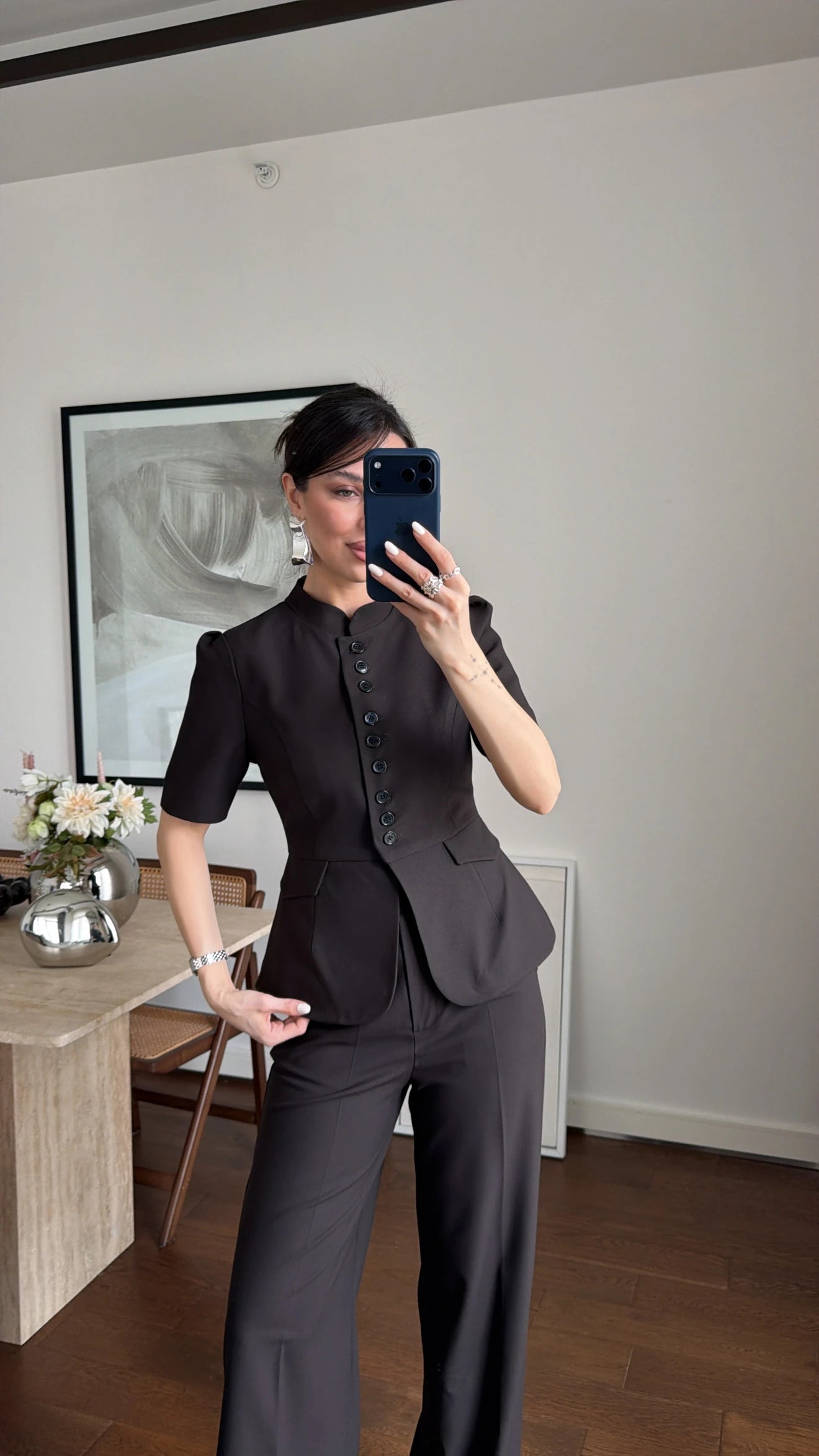Ensemble Noir Héritage femme, tailleur veste structurée col montant avec détails couture et pantalon droit