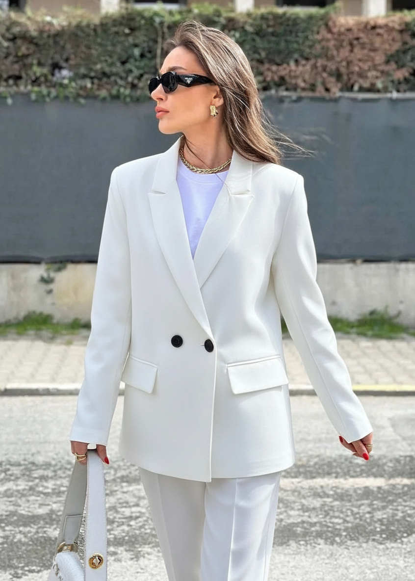 ensemble tailleur blanc chic veste et pantalon chic