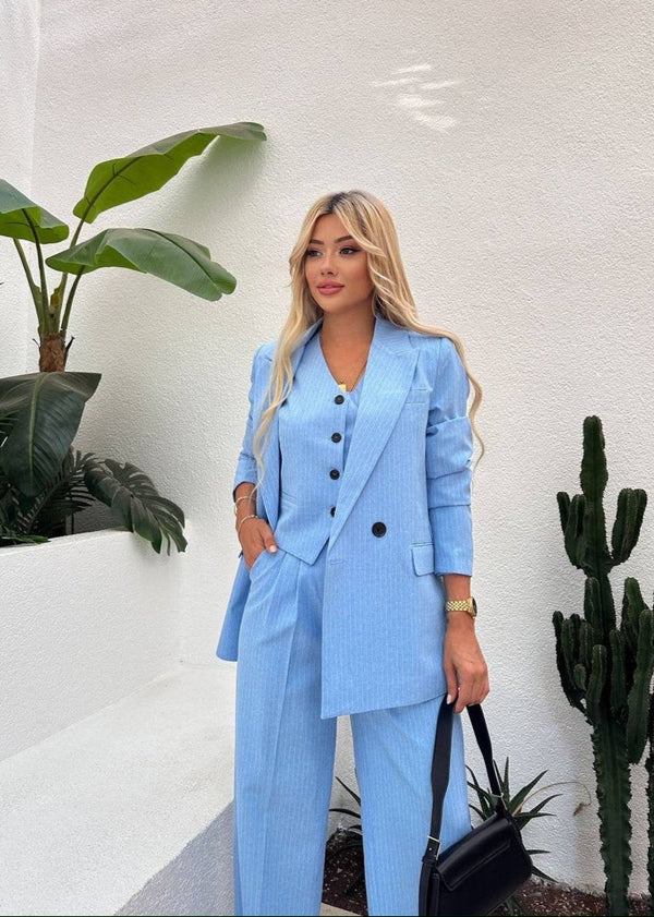 Ensemble tailleur bleu ciel rayé / 2 pièces