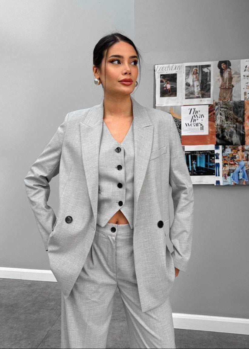 ensemble tailleur gris acier