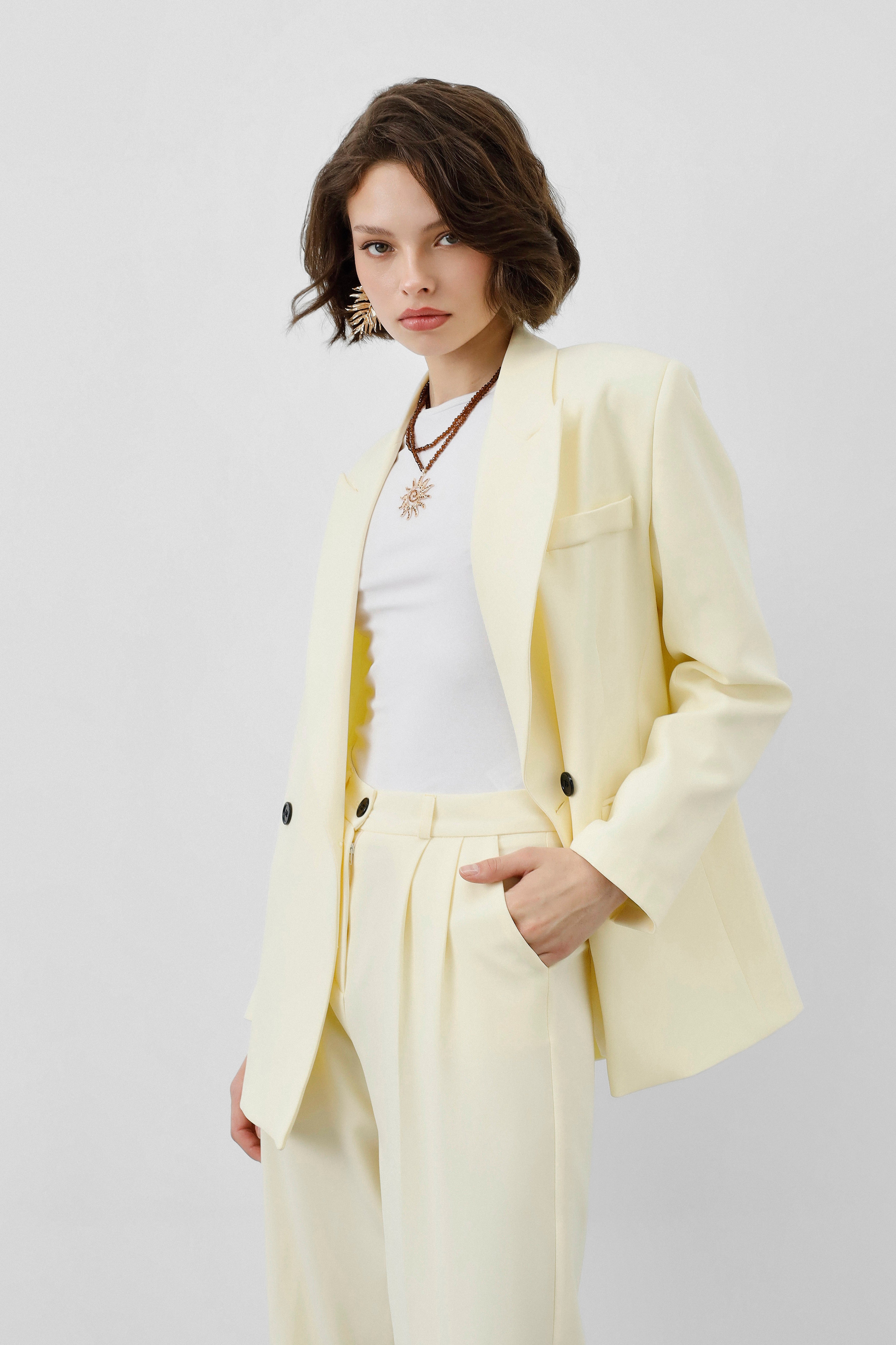 Ensemble Stockholm Lumière d’Ivoire femme, blazer croisé, pantalon fluide, ivoire lumineux, structuré, élégant