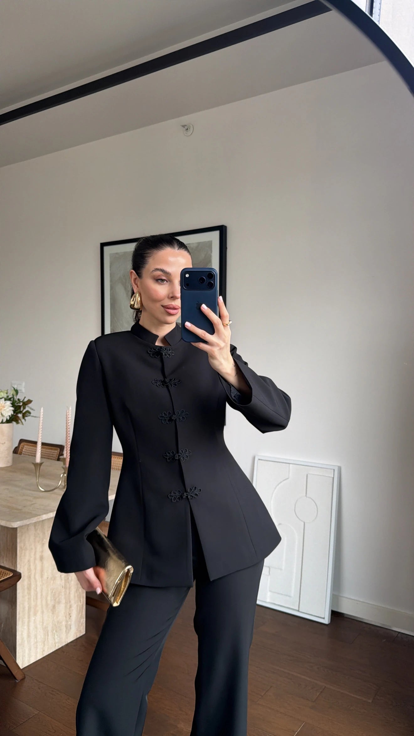 Ensemble Impérial Noir femme, tailleur veste cintrée col montant avec détails couture orientaux et pantalon fluide