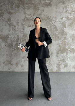 Ensemble Tailleur Noir – Blazer Doublé & Pantalon Palazzo