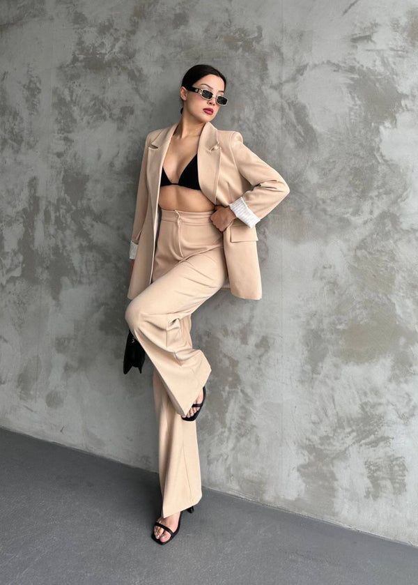 Ensemble Tailleur camel– Blazer Doublé & Pantalon Palazzo