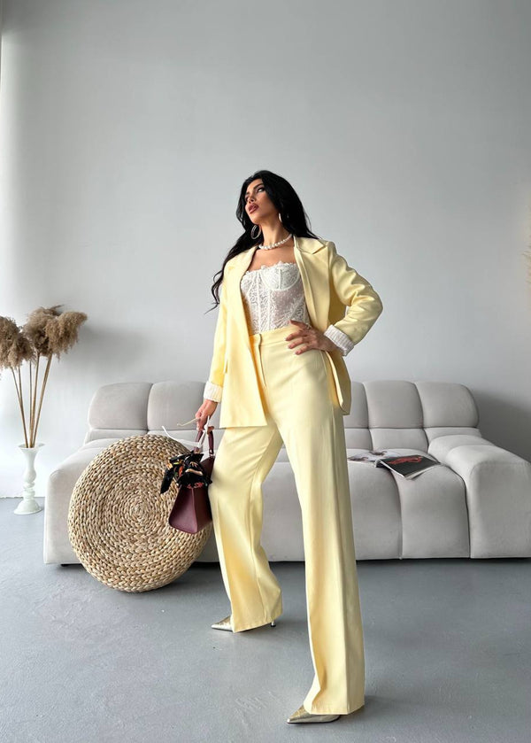Ensemble Tailleur Jaune clair – Blazer Doublé & Pantalon Palazzo
