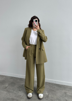 Ensemble tailleur vert kaki