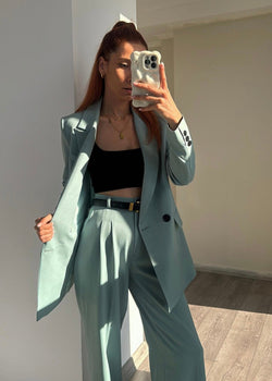 Ensemble tailleur vert pastel