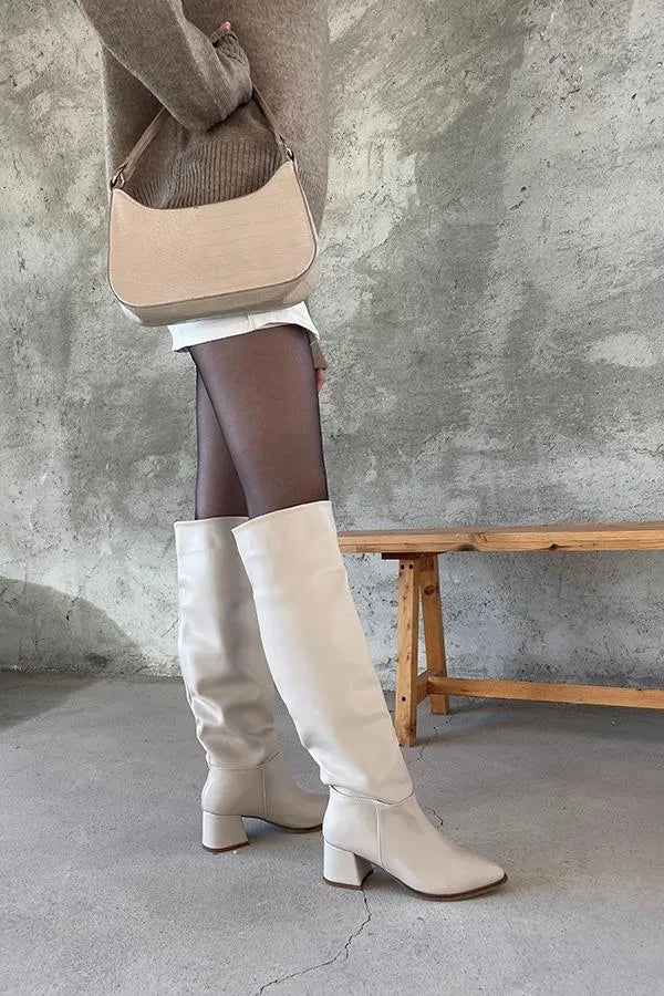 Bottes haute blanc cassé au genou avec talons