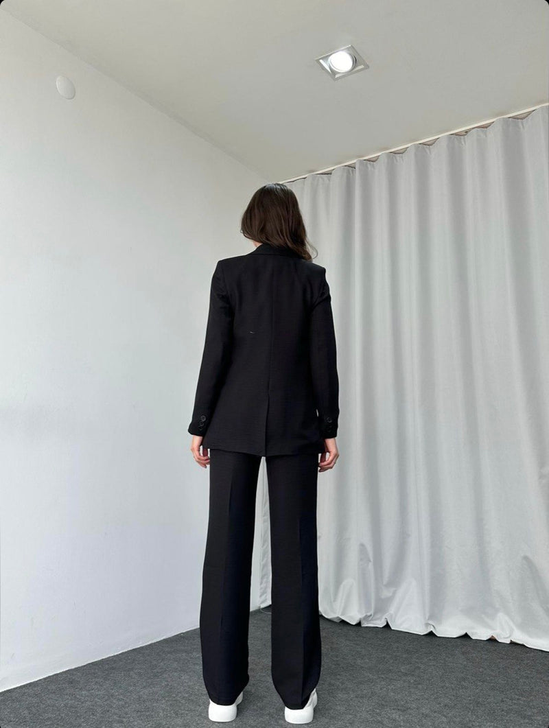 Ensemble Tailleur noir  / veste et pantalon