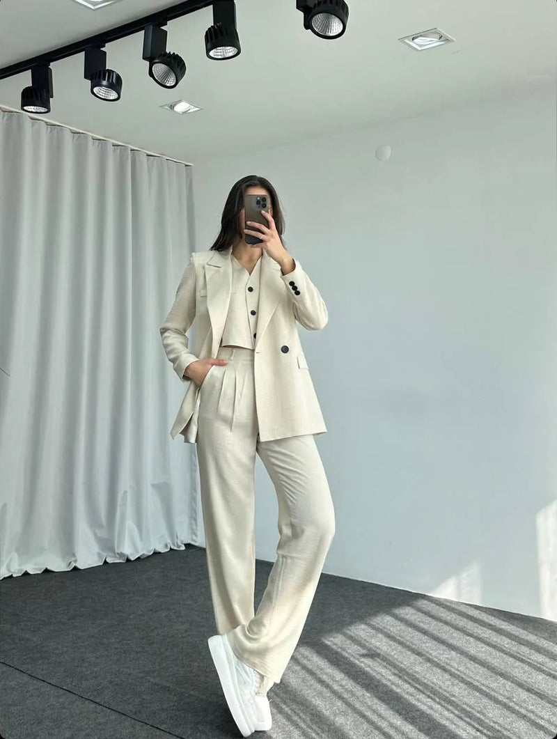 Ensemble Tailleur beige clair / 2 pièces veste et pantalon